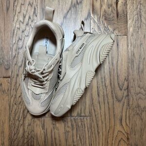 Steve Madden Cream Casual Sneakers